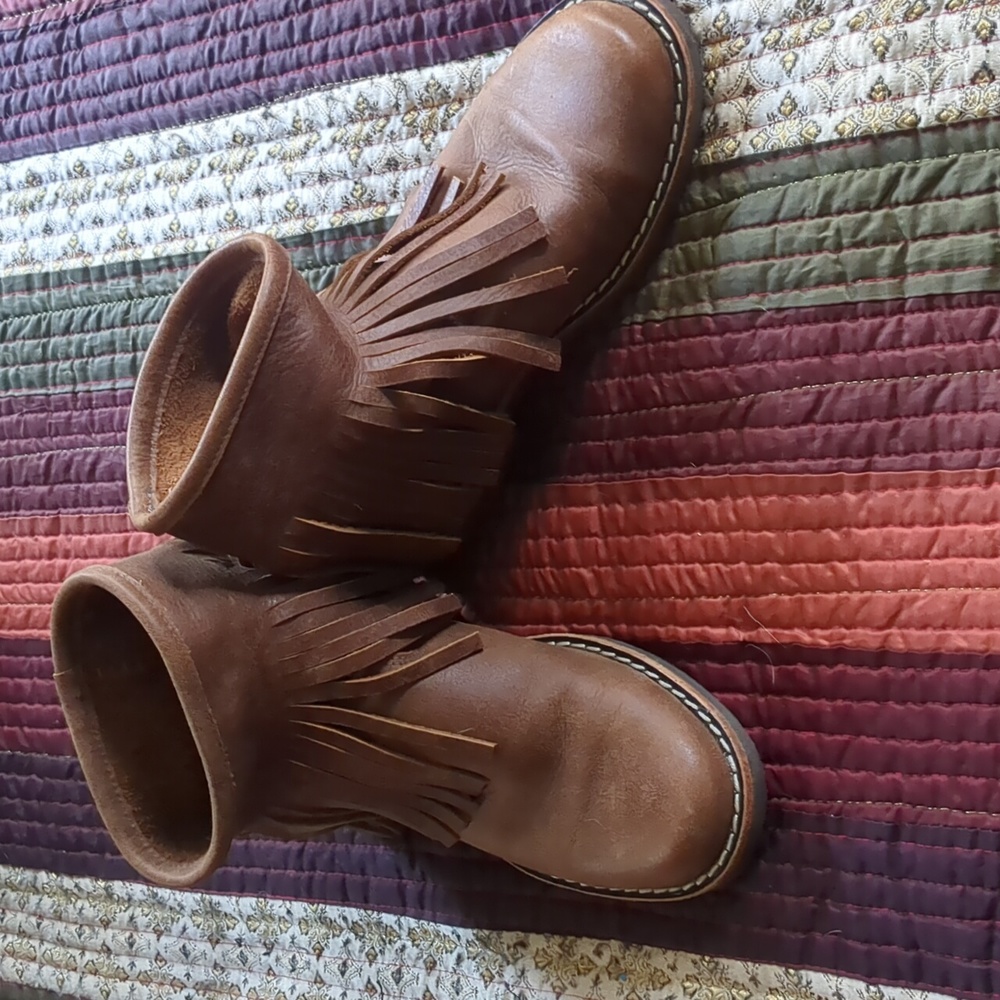ROOTS*  stunning,rare, limited edition, Tribe leather fringe boots size 7